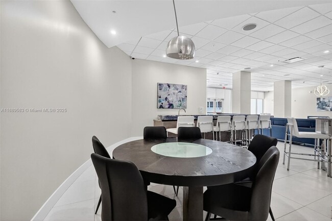 Building Photo - 3001 S Ocean Dr