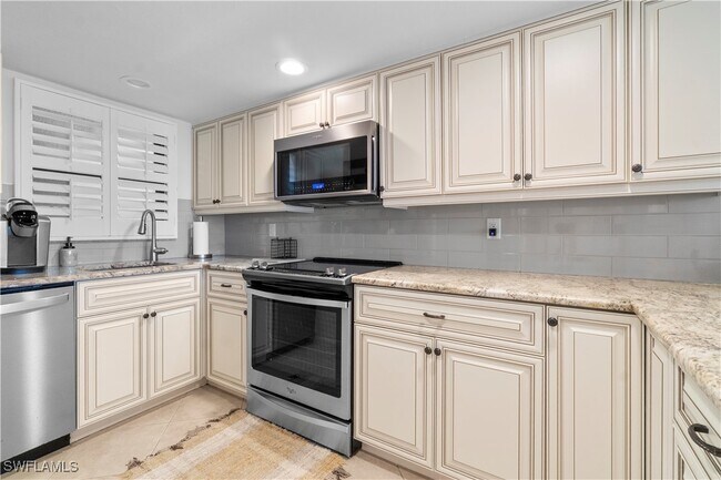 Building Photo - 271 Southbay Dr