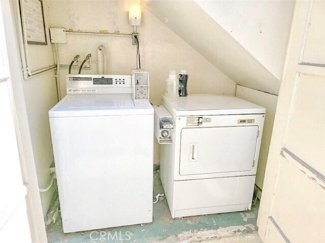 Building Photo - 146 N Hamilton Dr