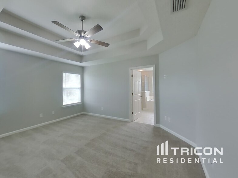Building Photo - 11707 Deep Springs Dr N