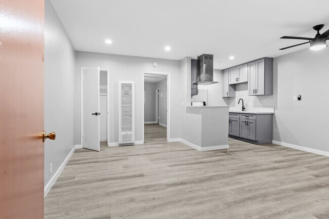 Interior Photo - 1655-1701 West Malvern Avenue