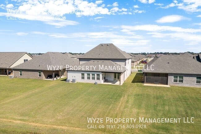 Building Photo - 283 Shubert Dr