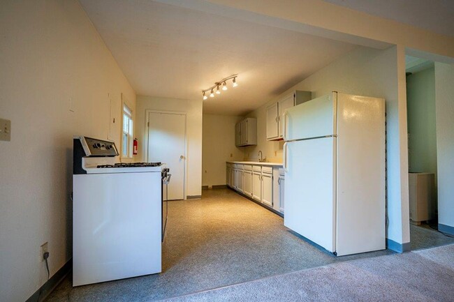 Building Photo - 426.5 S 5th Livingston, MT 59047