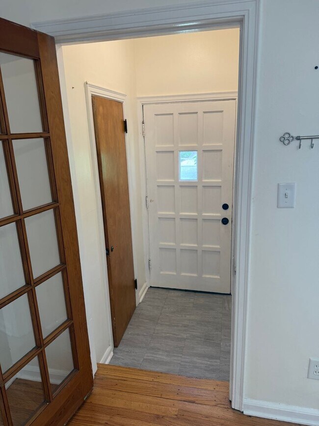 Building Photo - Move-In Ready 2-bedroom, 2-bathroom Home n...