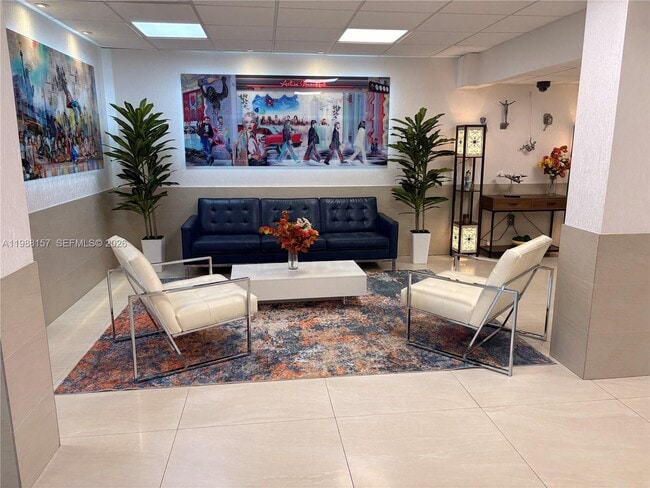 Building Photo - 4164 Inverrary Dr