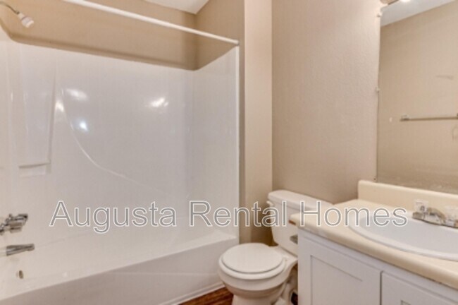 Building Photo - 2822 Thomas Ln