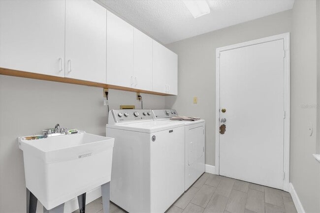 Building Photo - 5808 Parkview Point Dr