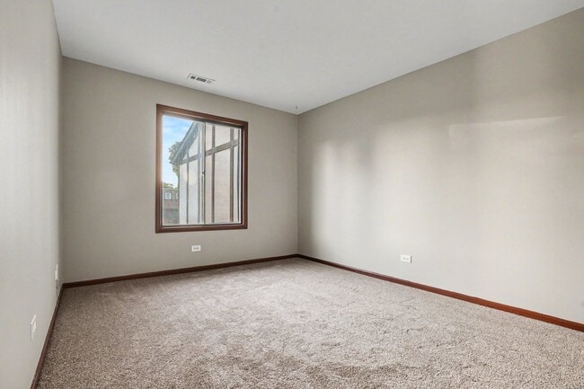 Building Photo - 219 Uteg St