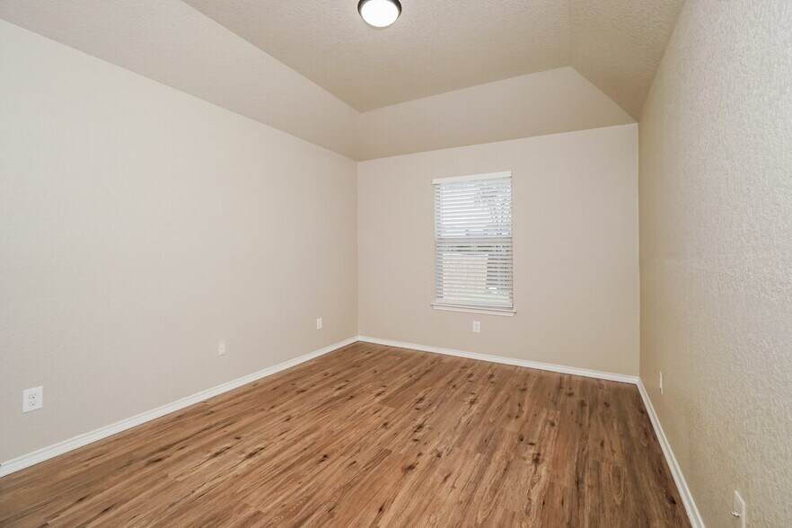 Building Photo - 8510 Winchester Way
