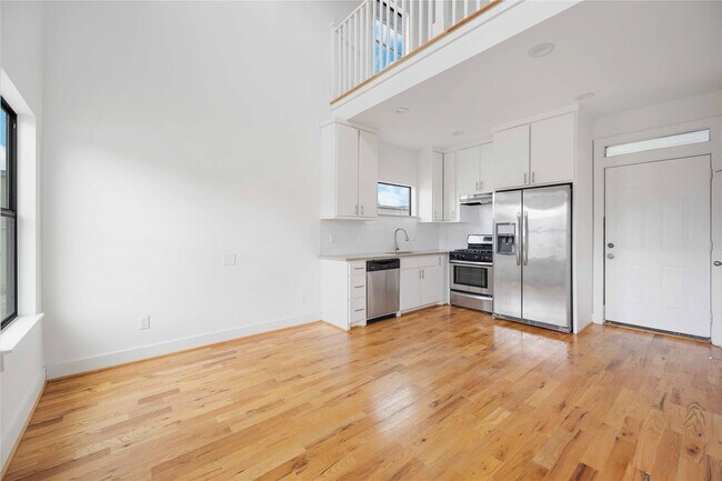 Building Photo - 1617 Dumble St