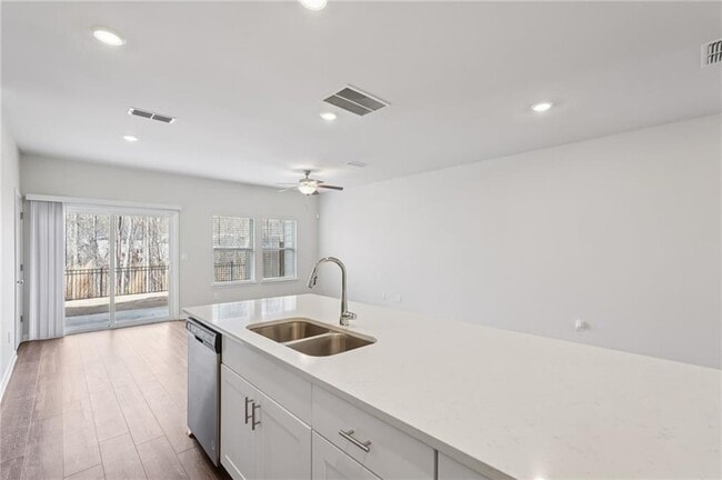 Building Photo - 234 Timberland Ave