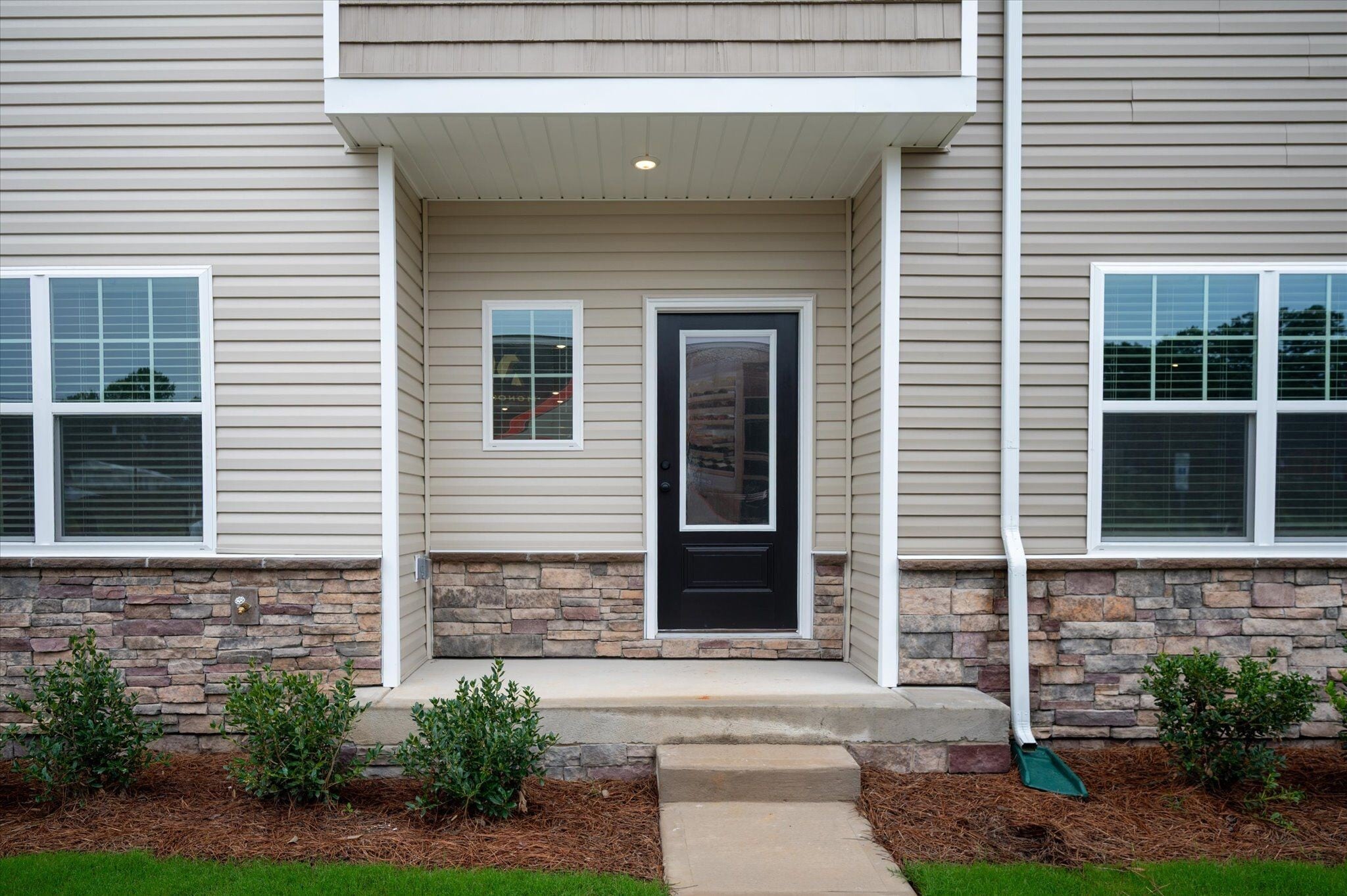 Building Photo - 1978 W Davidson Ave