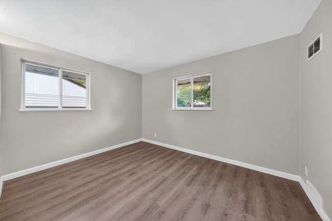 Building Photo - Section 8 Welcome