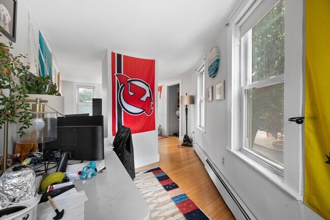 Building Photo - 526-528 Medford St