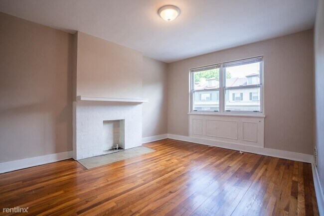 Building Photo - 3 br, 1 bath Townhome - 219 Gilliland Ave