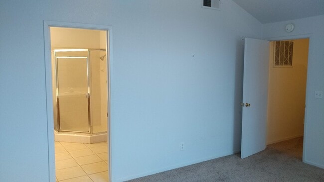 Building Photo - 2 Story home in NE Fresno, Clovis Schools ...