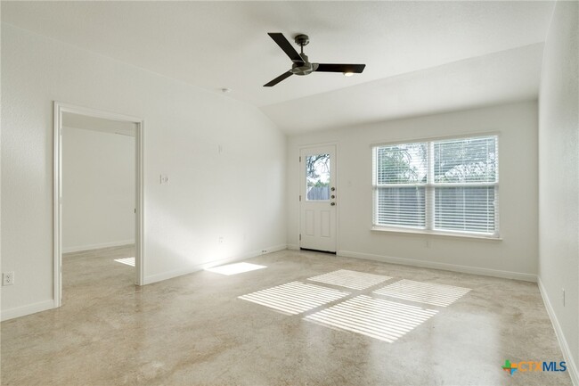 Building Photo - 910 Wax Myrtle Ct