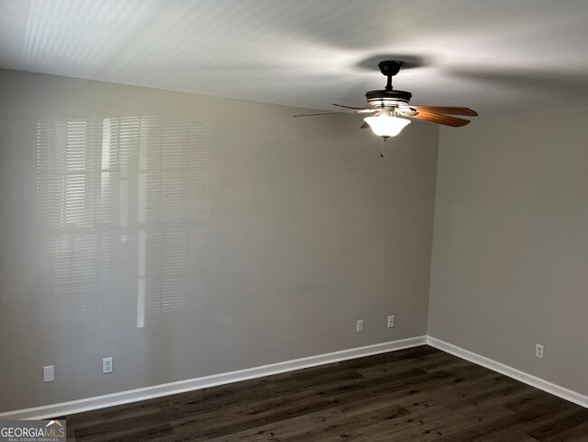 Building Photo - 434 I