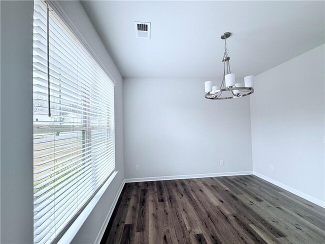 Building Photo - 409 McGinnis Cir