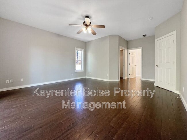 Building Photo - 2035 S Travertine Way