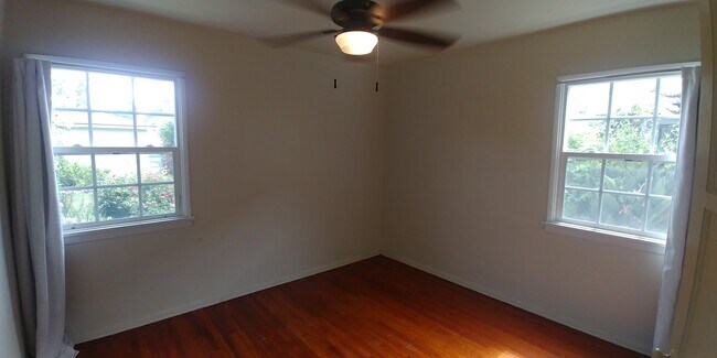 Building Photo - 424 E Freeland St