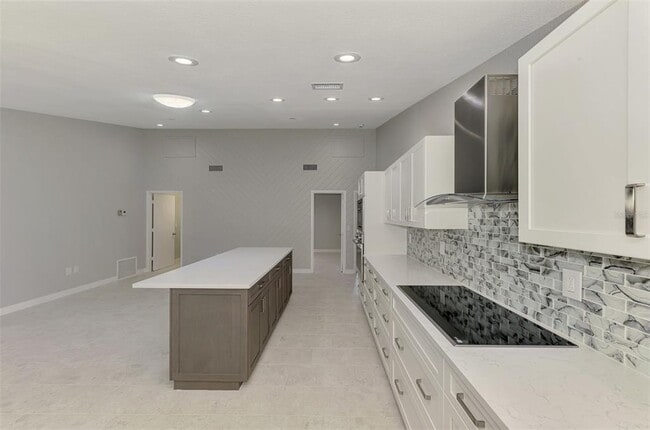 Building Photo - 1224 S View Dr