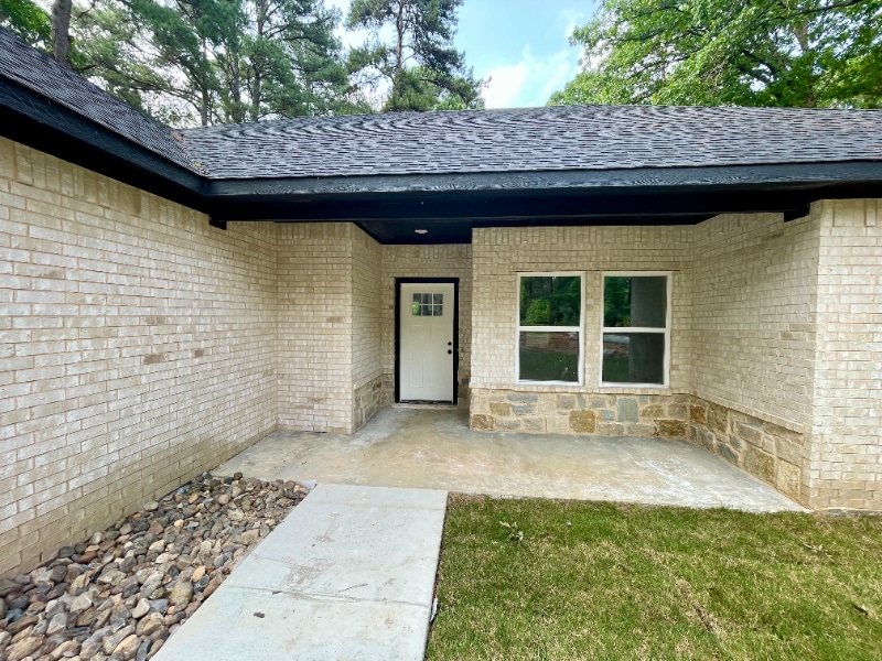 Building Photo - 17562 Highland Cir