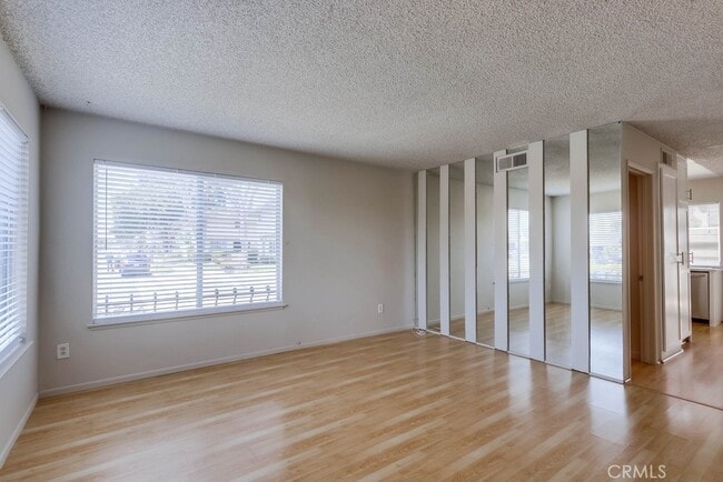 Building Photo - 9502 Pettswood Dr
