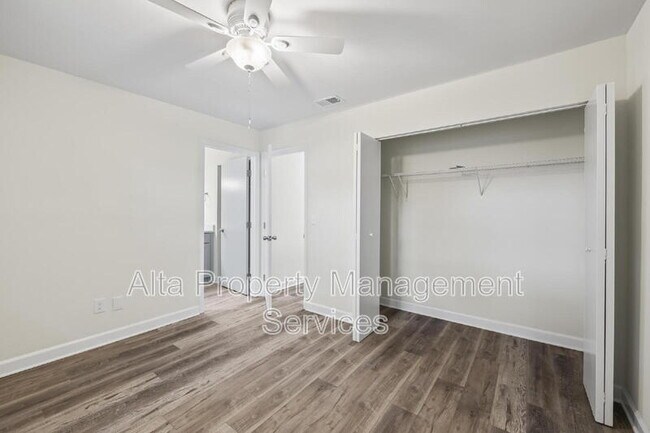 Building Photo - 1848 Willowood Dr