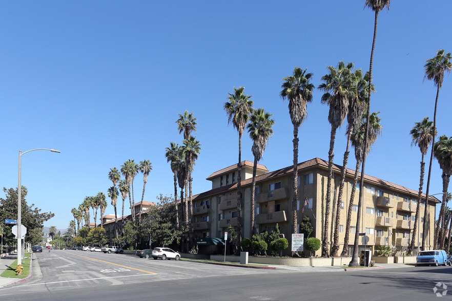 Primary Photo - Victoria Apartments