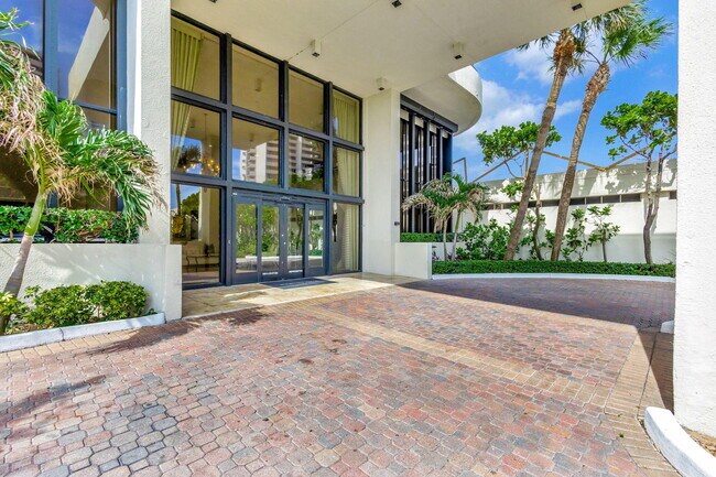 Building Photo - 4000 N Ocean Dr