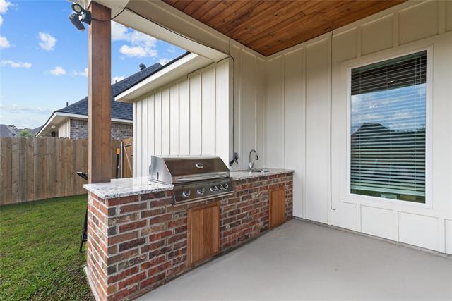 Building Photo - 24 Turtle Creek Dr