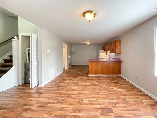 Primary Photo - 114 E 8th St