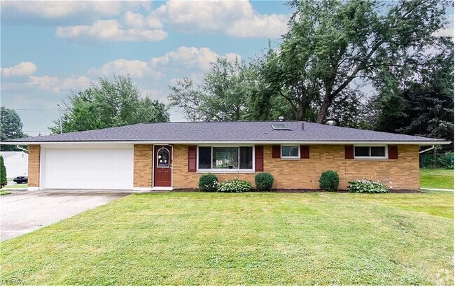 Building Photo - 1286 Laurel Dr