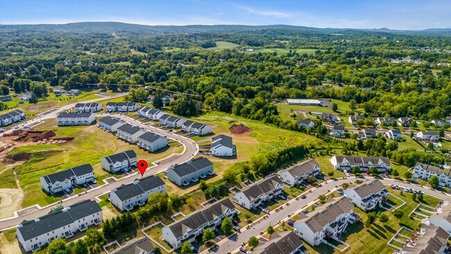 Building Photo - Brand New - 4Bed, 2.5Bath Townhouse in Pot...