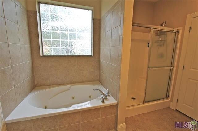 Building Photo - Summerwood Villas 3BR 2BA