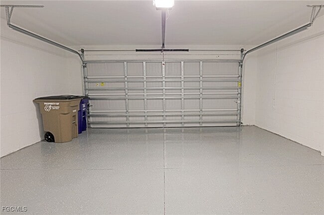 Building Photo - 20665 Hazelnut Ct