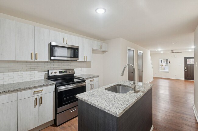 Building Photo - 1454 N 56th St