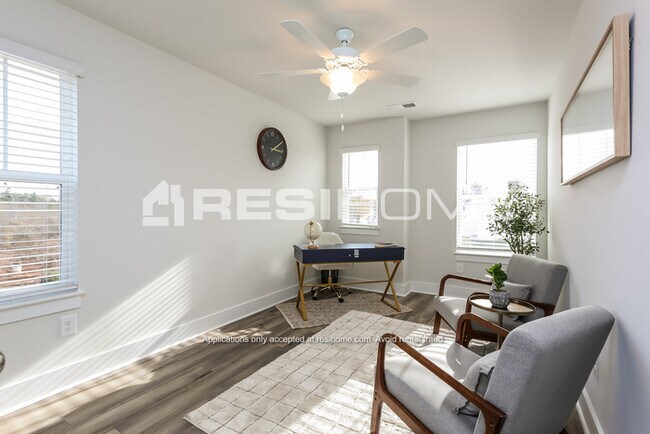 Building Photo - 156 Brooklet Trl