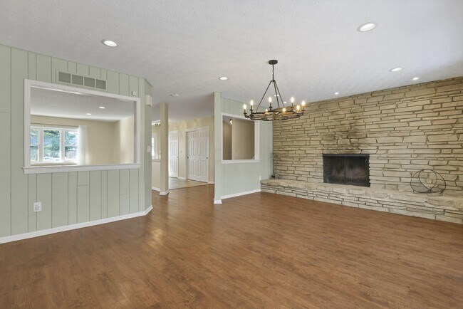 Building Photo - 2844 Wildwood Rd