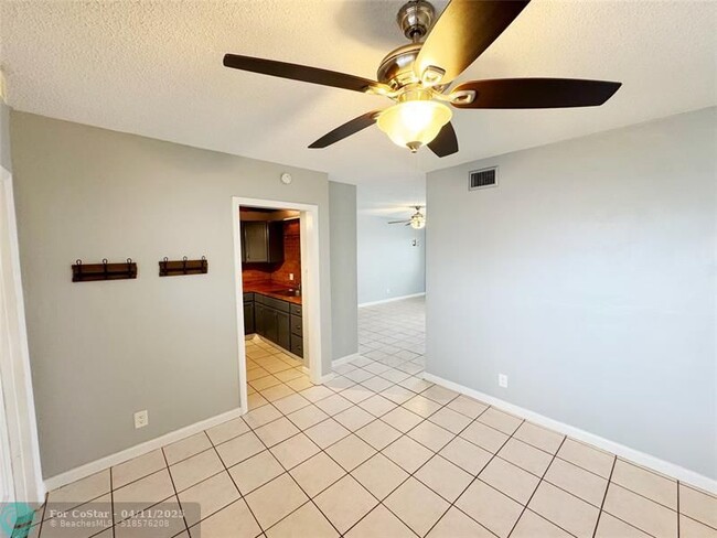 Building Photo - 1310 NW 43rd Ave