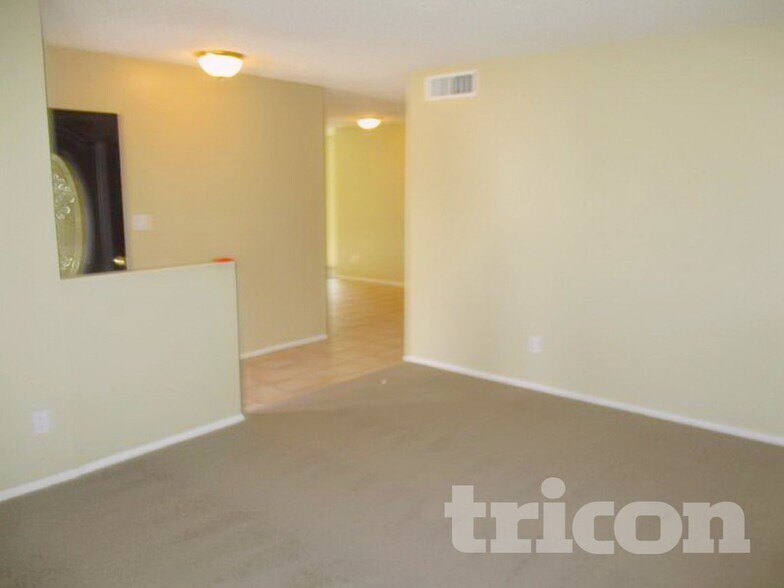 Building Photo - 11219 N 51st Dr