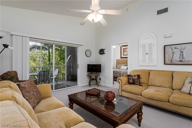 Building Photo - 3475 Lake Shore Dr