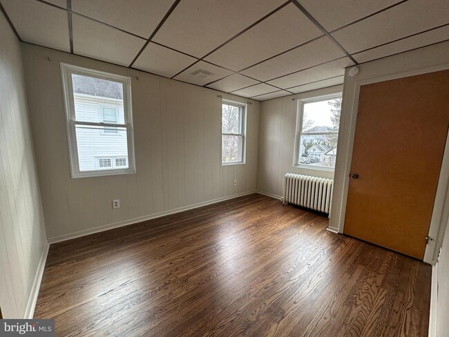 Building Photo - 2419 Hollis Rd