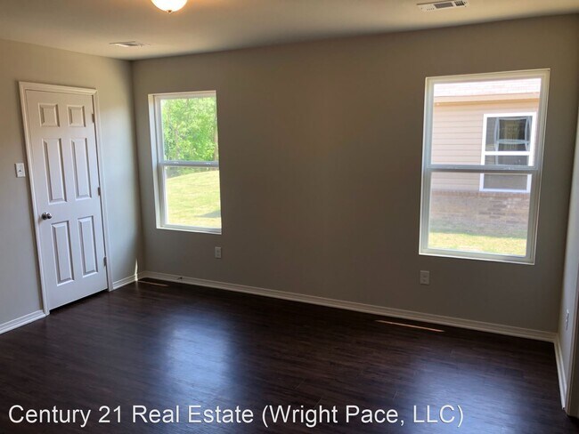 Building Photo - 3 br, 2 bath House - 4724 Bedrock