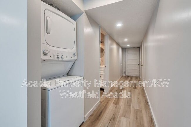 Building Photo - 1460 Lowe Peak Dr