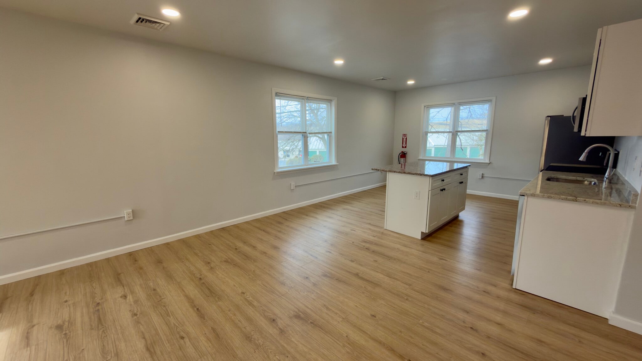 Building Photo - 403 N Walnut St