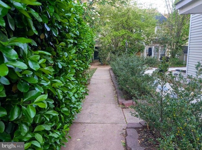 Building Photo - 14449 Gringsby Ct