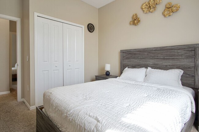 Building Photo - Modern 3-Bedroom, 2-Bath Townhouse near Ch...