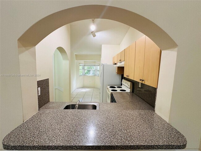 Building Photo - 1320 SE 31st Ct